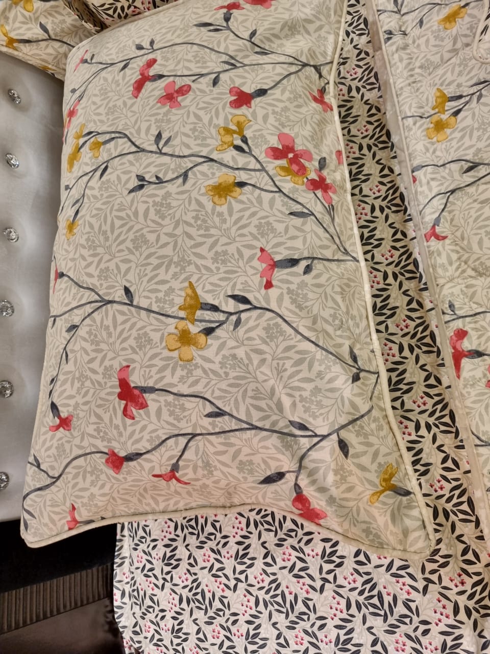 IV516 Cotton Comforter Set - Light Filling