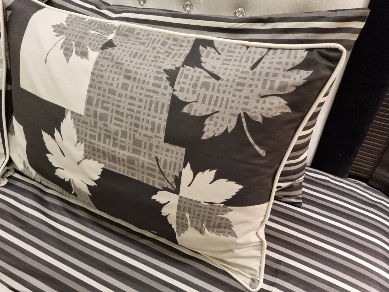 IV493 Cotton Duvet Cover Set - Without Filling