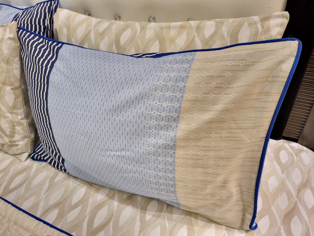 IV521 Duvet Cover Set - Without Filling