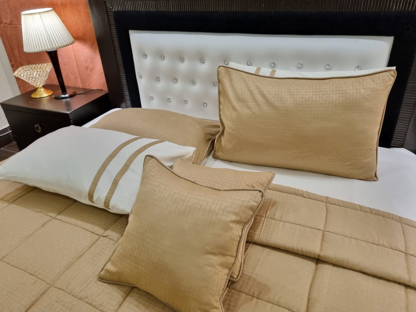 IV503 Luxury Cotton Satin Comforter Set - Light Filling