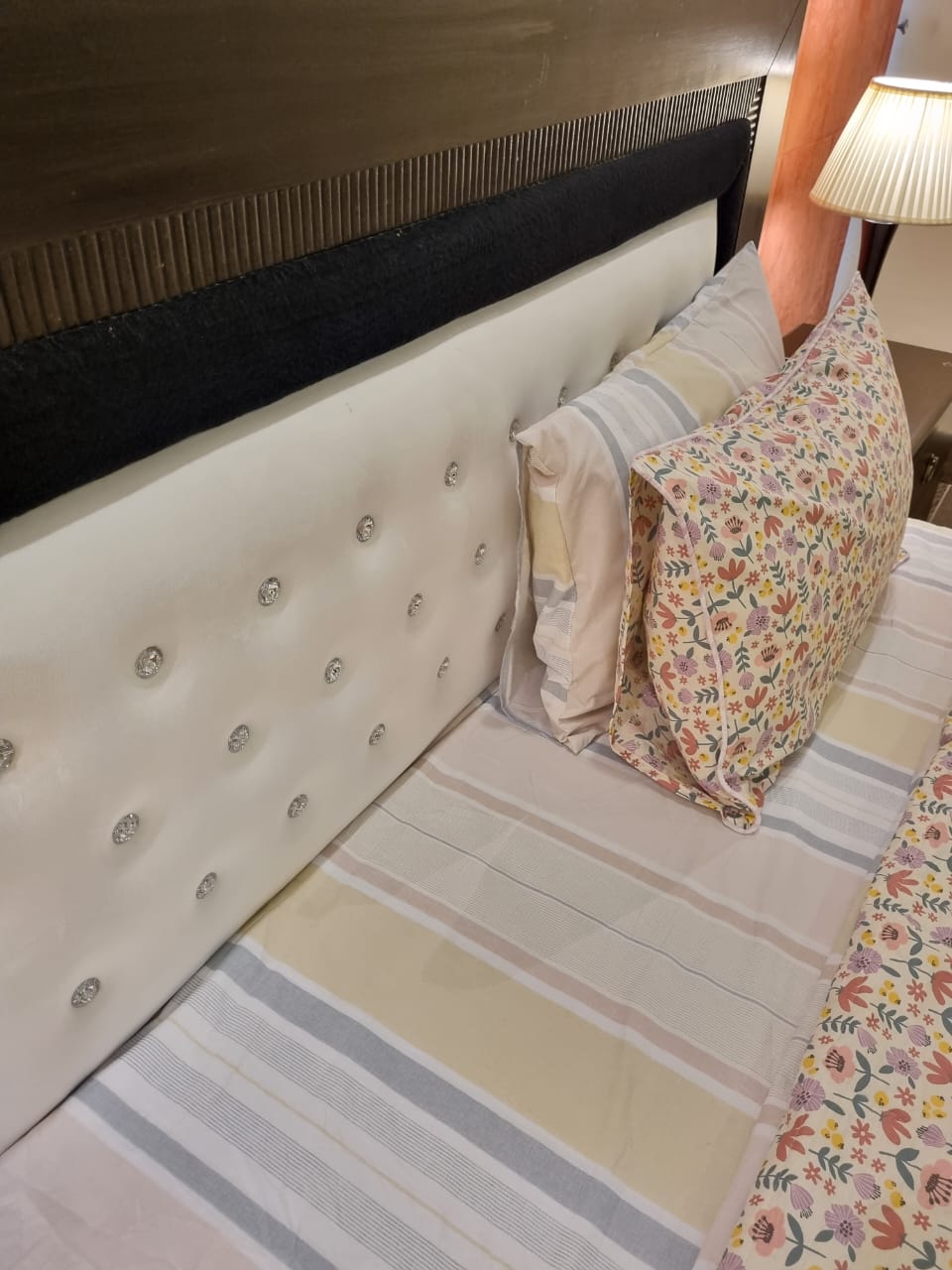IV530 Cotton Comforter Set - Light Filling