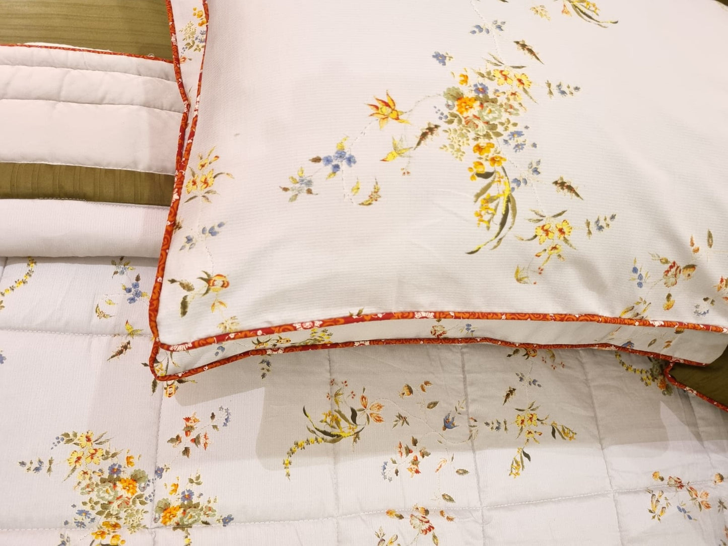 IV441 Luxury Cotton Satin Comforter Set - Light Filling