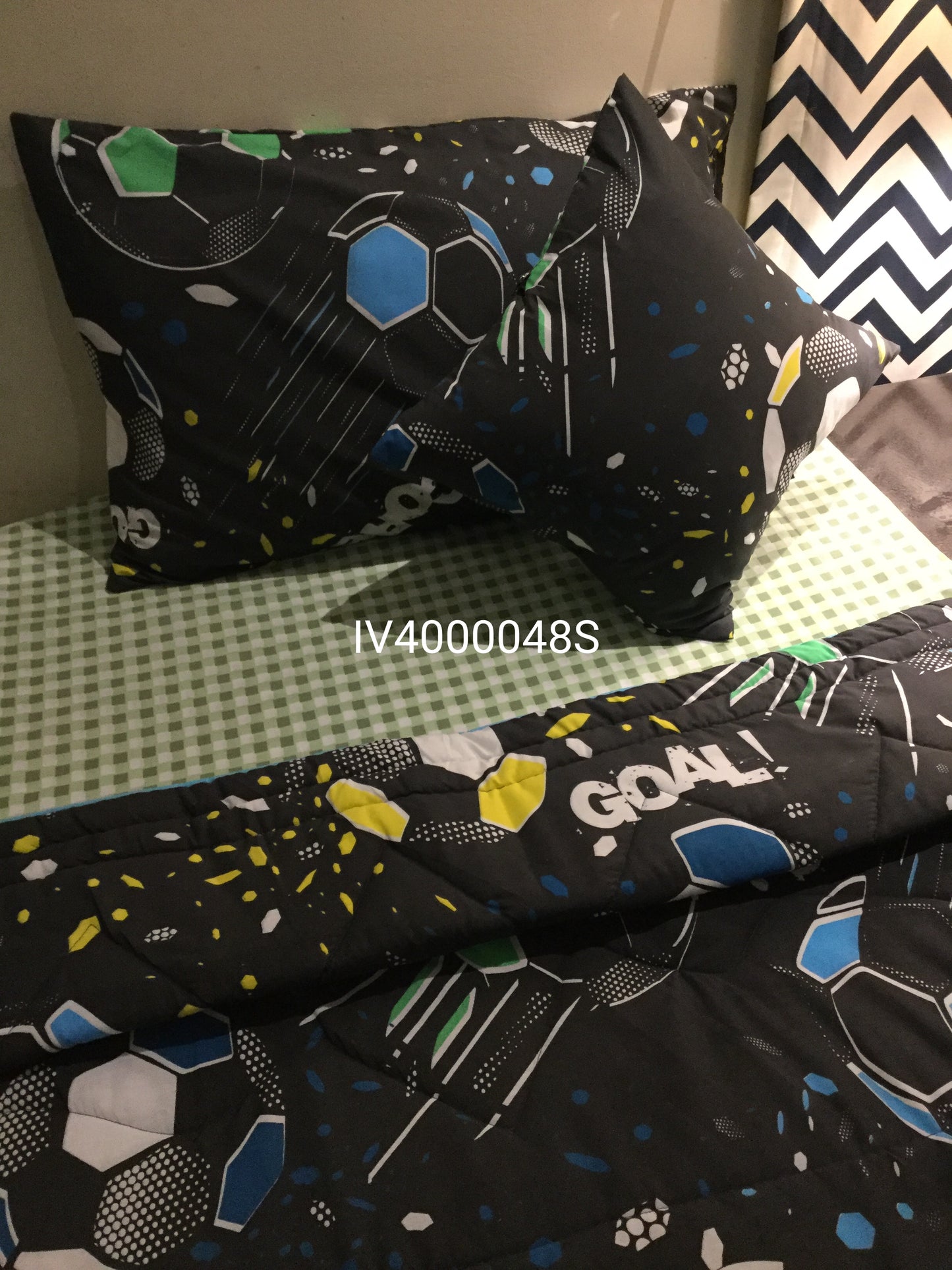 IV444048S Single Size Comforter Set - Light Filling