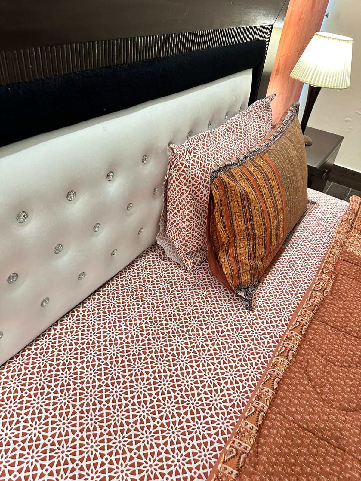 IV537 Cotton Comforter Set - Light Filling