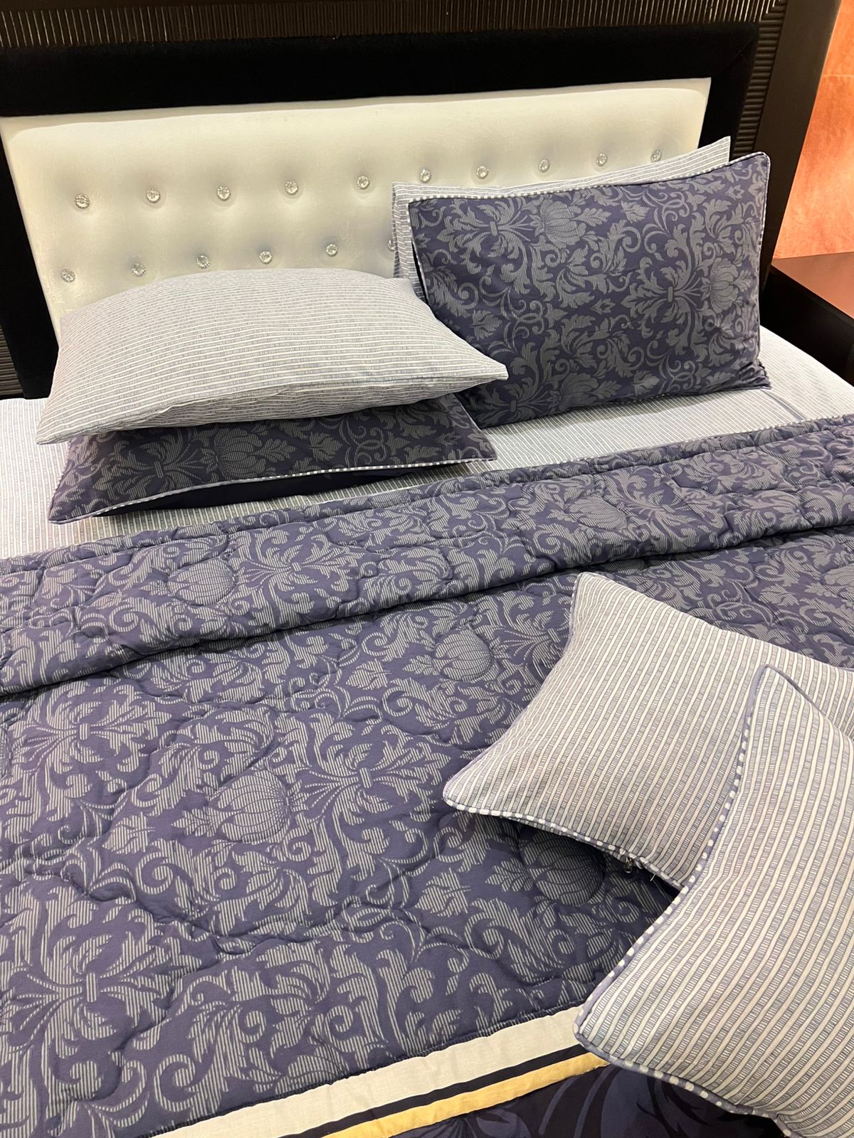 IV558 Cotton Comforter Set - Light Filling