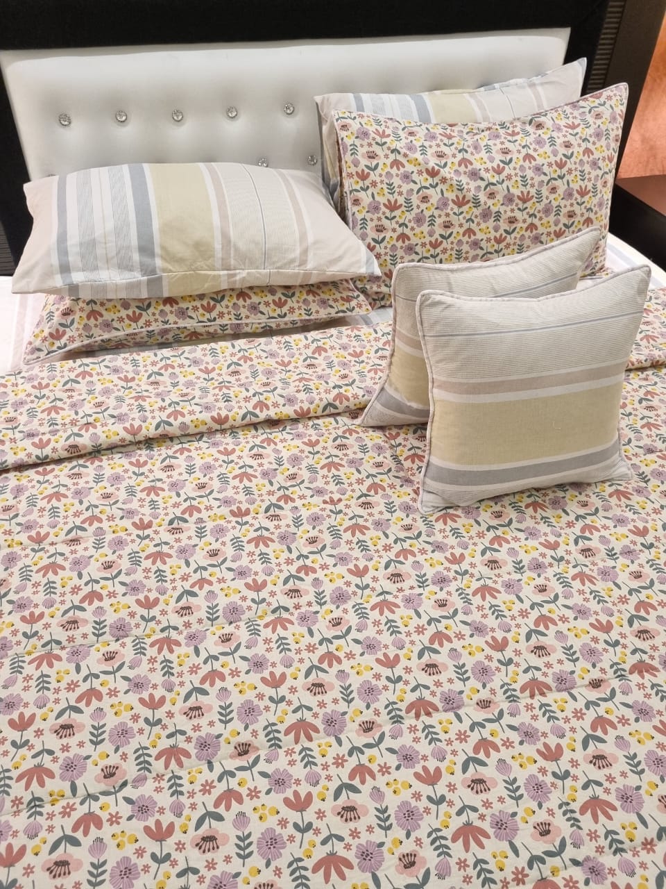 IV530 Cotton Comforter Set - Light Filling