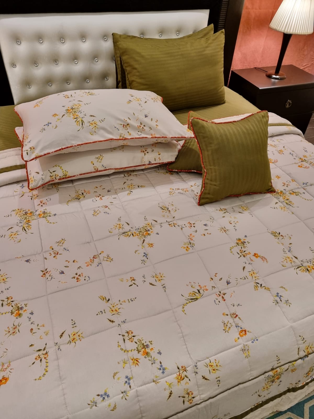 IV441 Luxury Cotton Satin Comforter Set - Light Filling