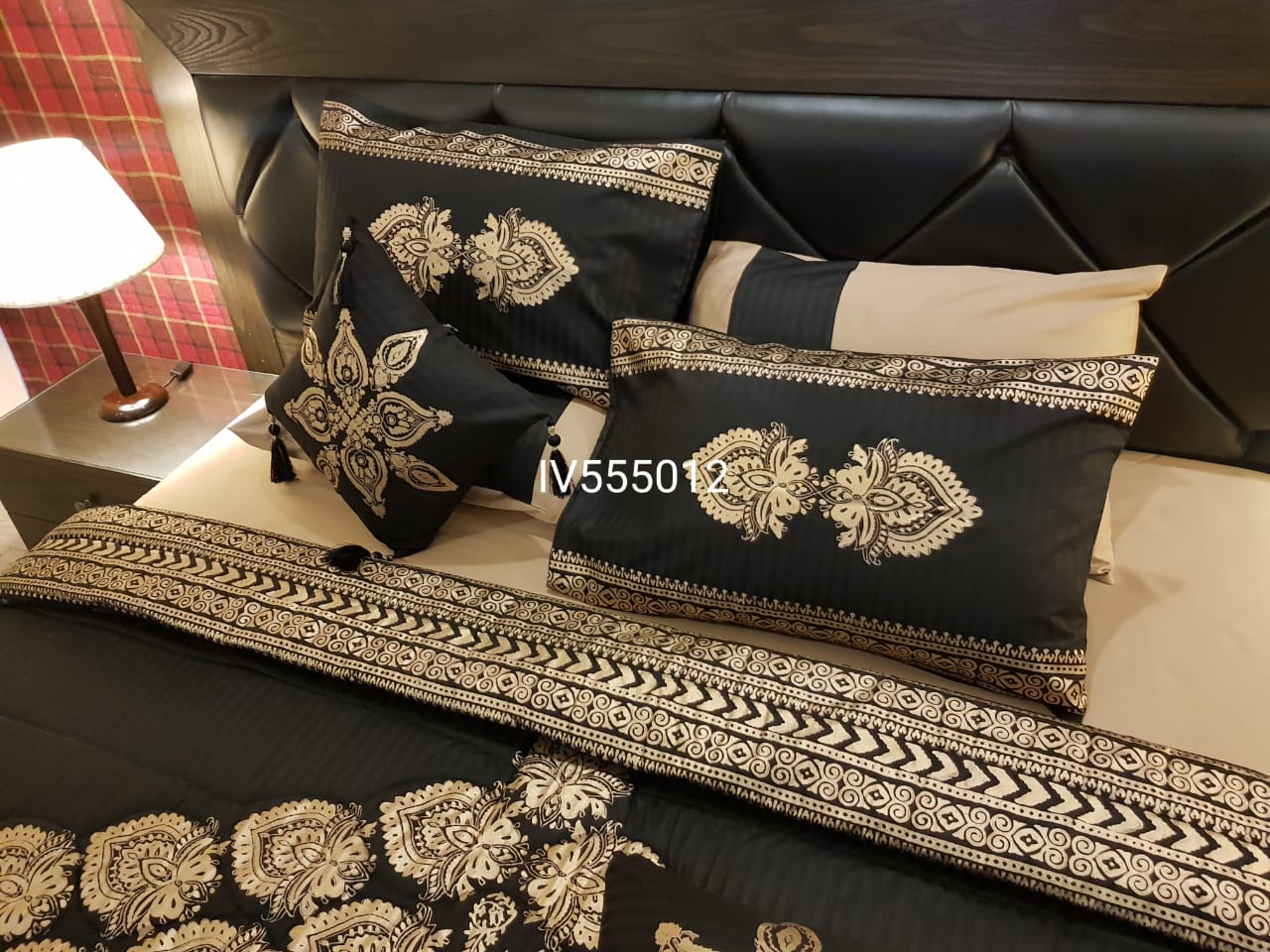 IV555012 Luxury Comforter Set