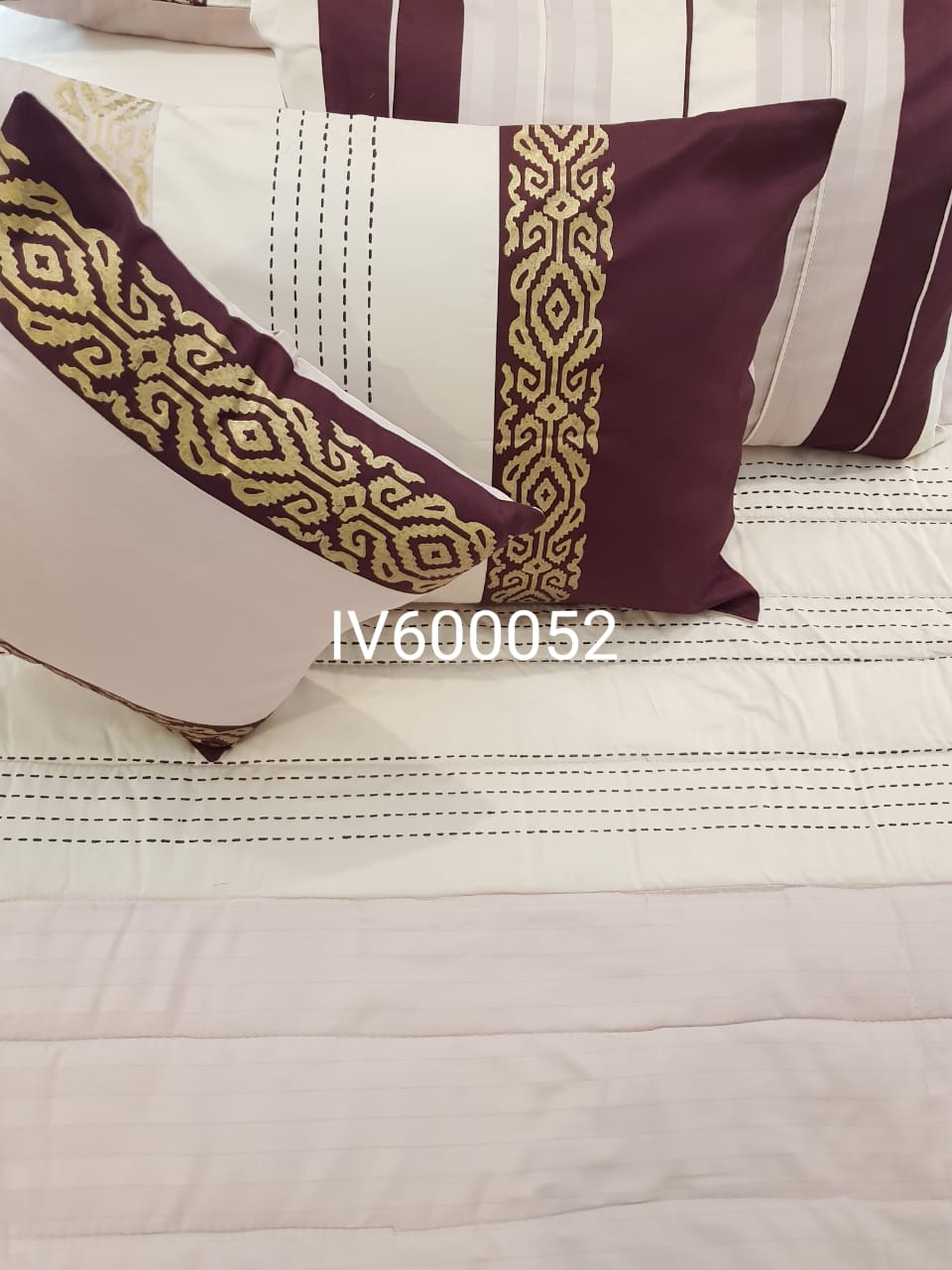 IV600052 Comforter Set