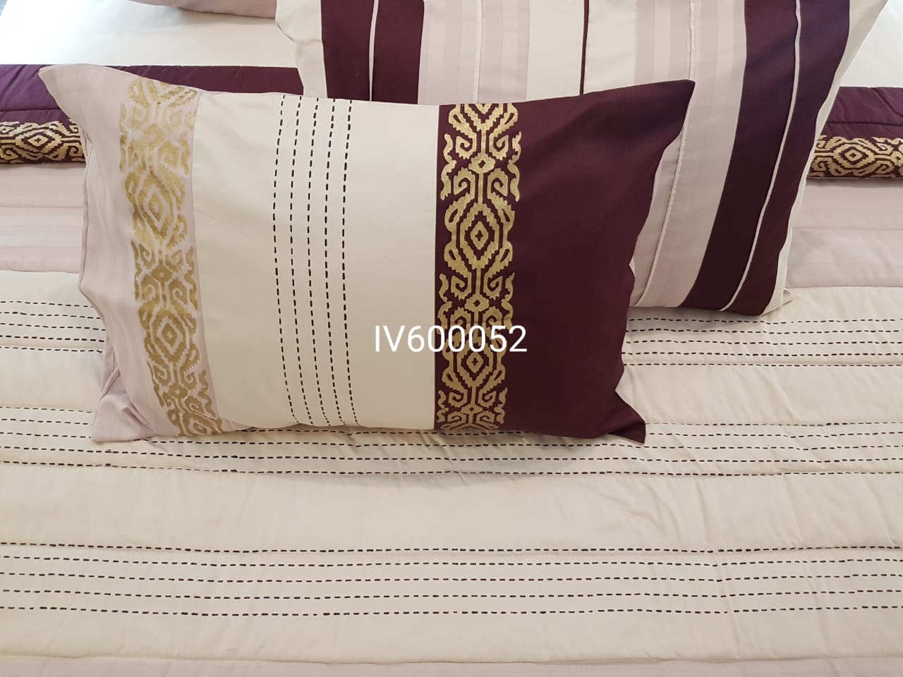 IV600052 Comforter Set