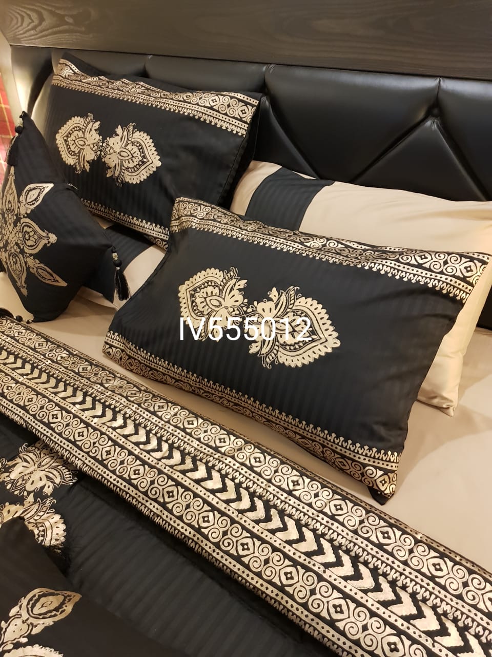 IV555012 Luxury Comforter Set
