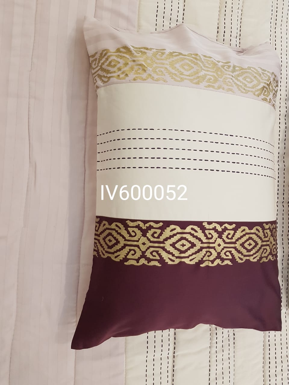 IV600052 Comforter Set