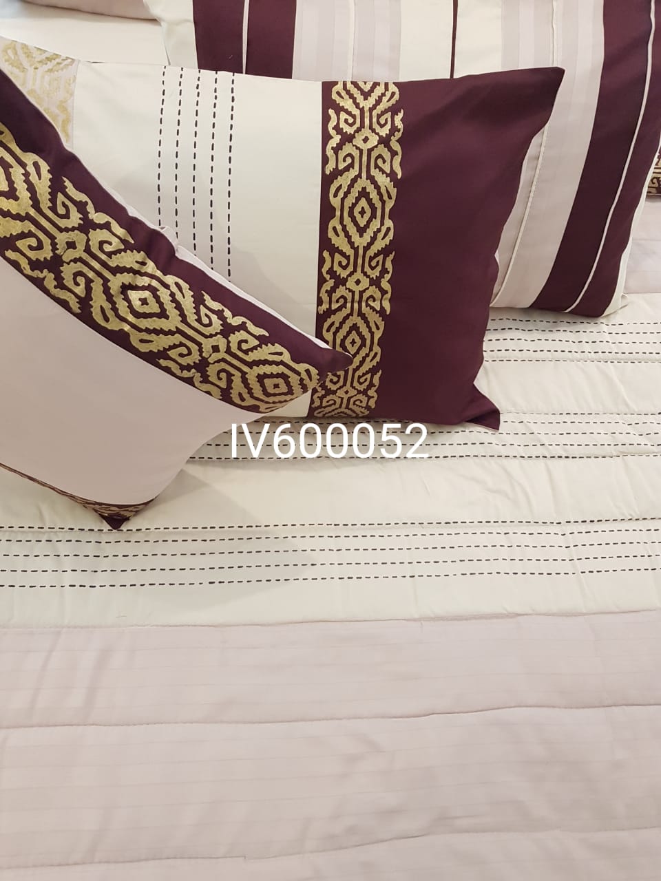 IV600052 Comforter Set