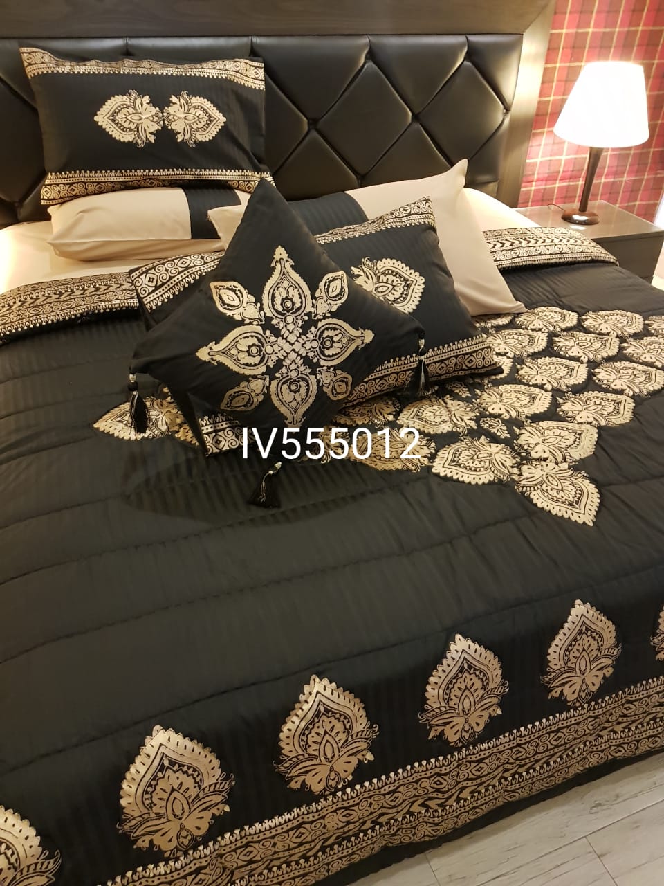 IV555012 Luxury Comforter Set