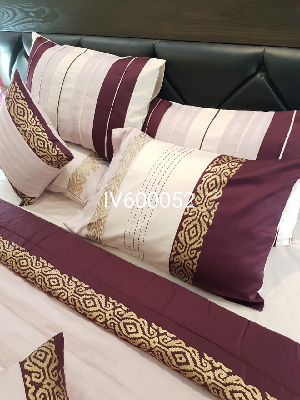 IV600052 Comforter Set