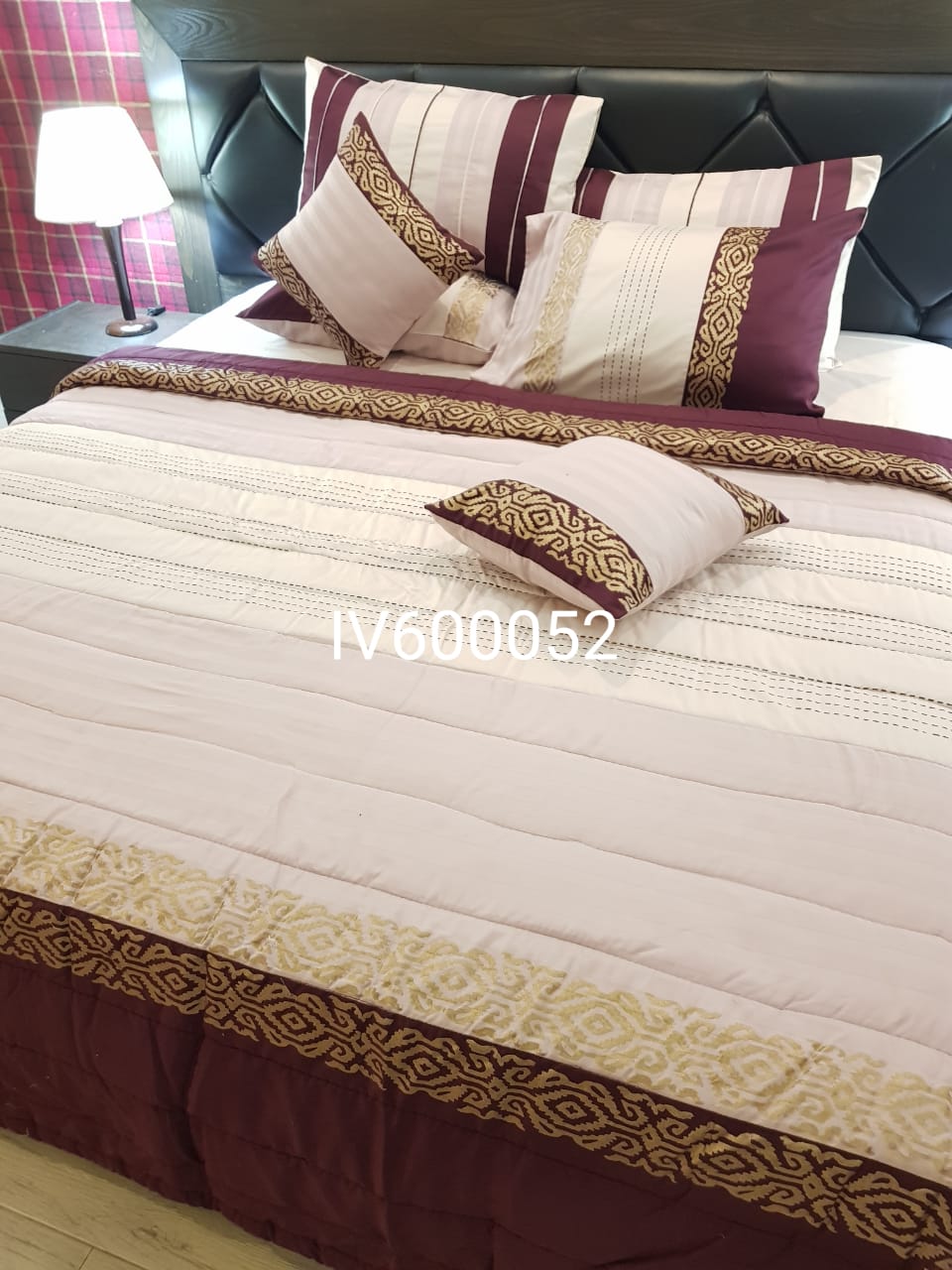 IV600052 Comforter Set
