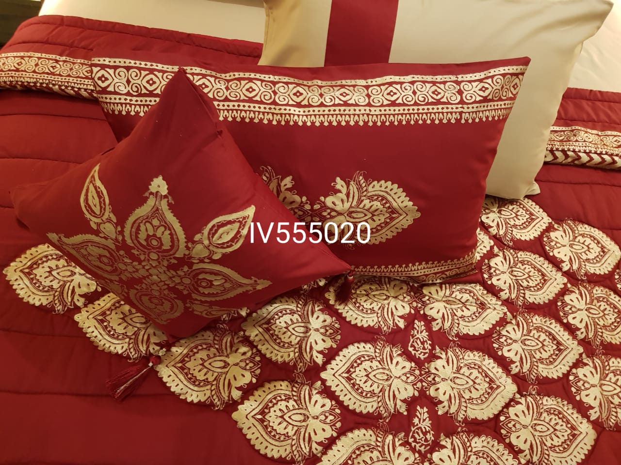 IV555020 Comforter Set