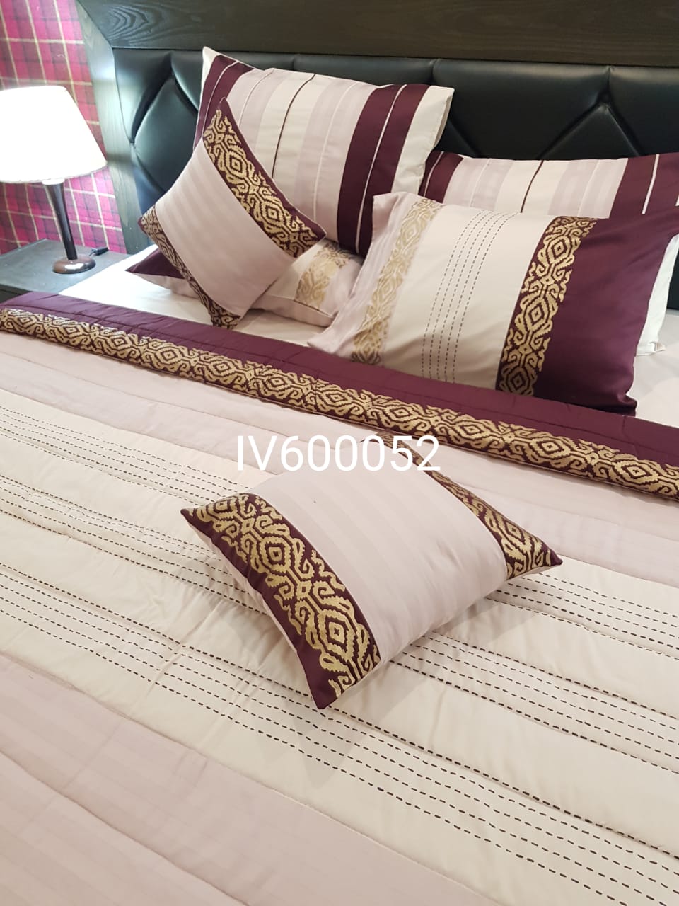 IV600052 Comforter Set