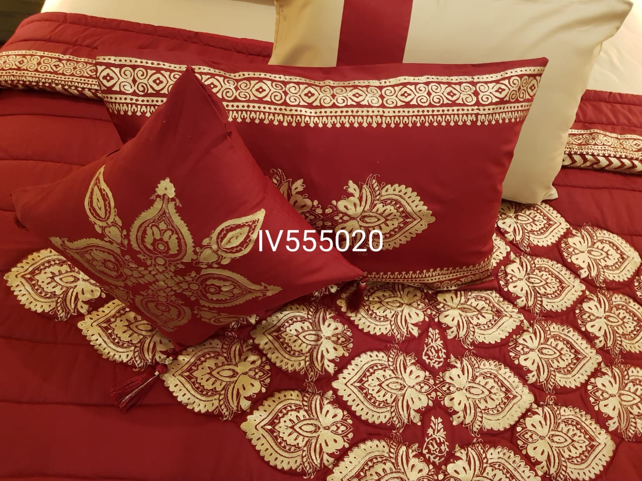 IV555020 Comforter Set