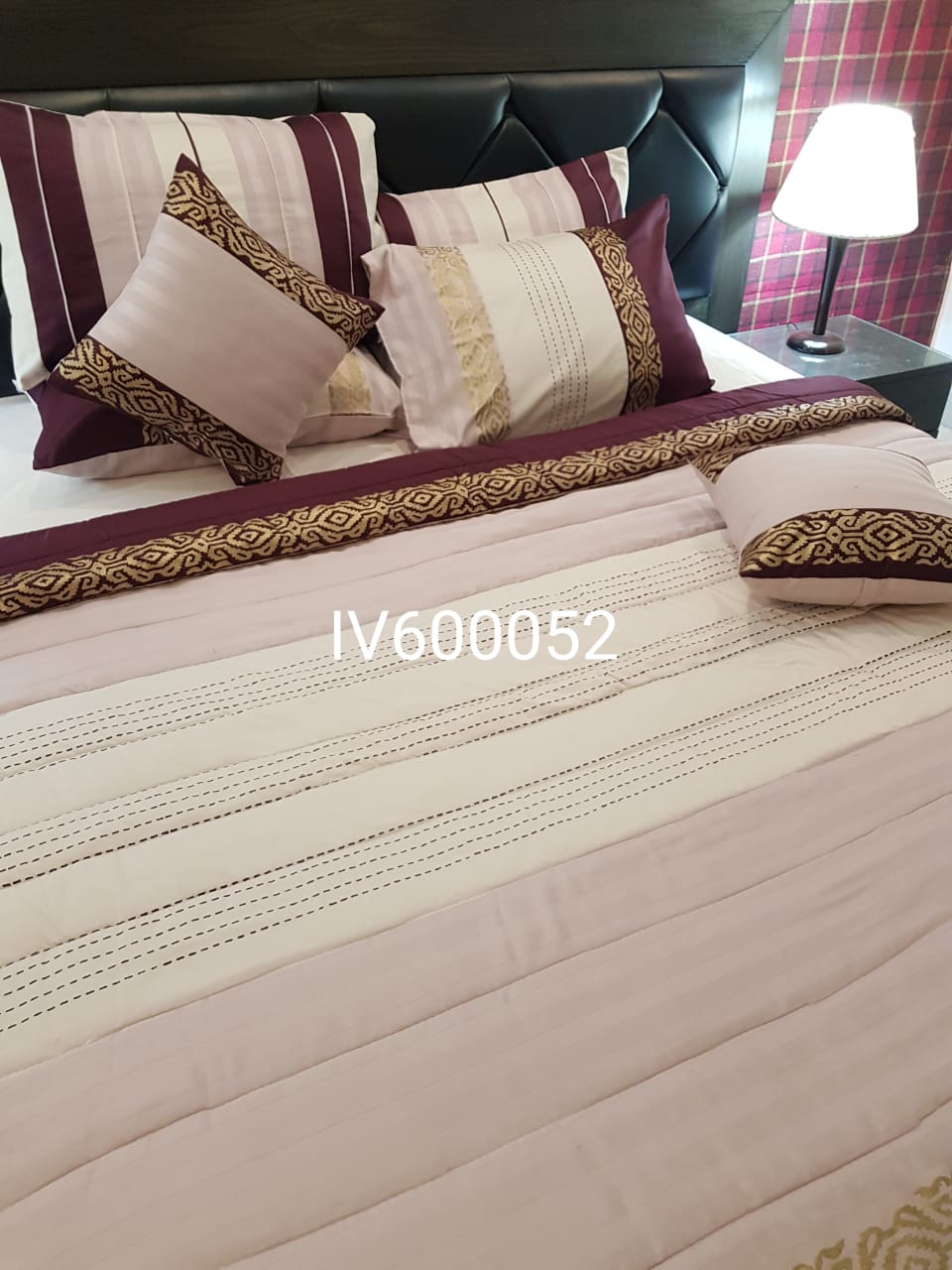 IV600052 Comforter Set