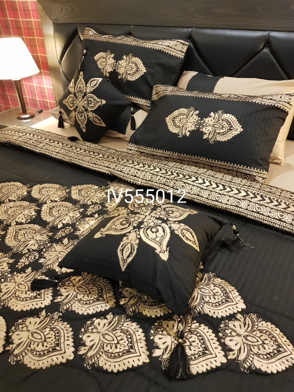 IV555012 Luxury Comforter Set