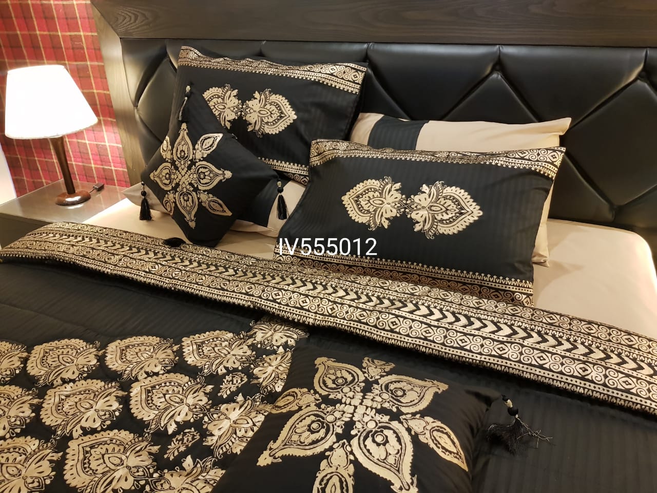 IV555012 Luxury Comforter Set
