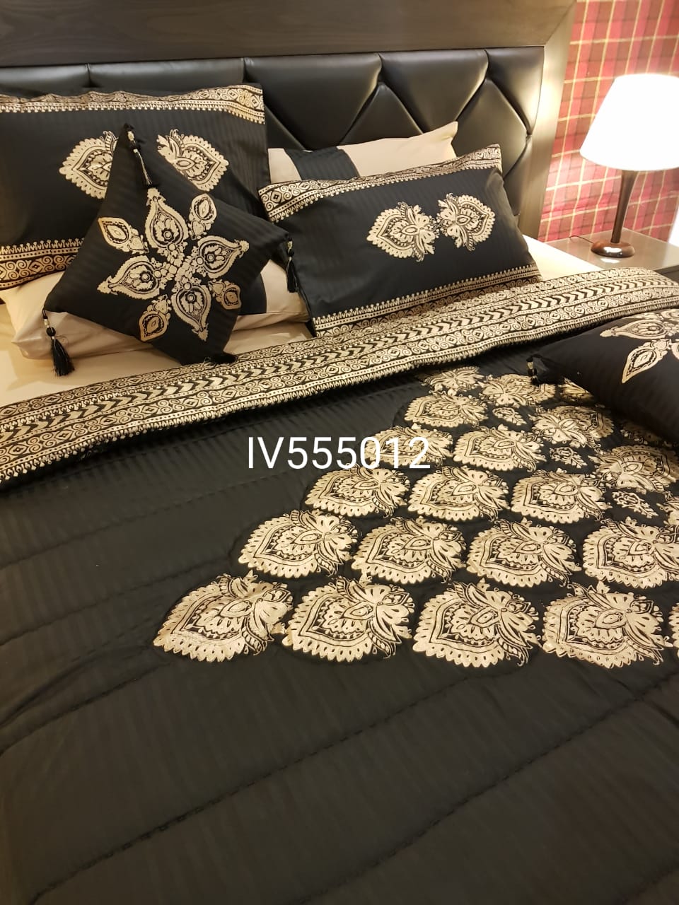 IV555012 Luxury Comforter Set