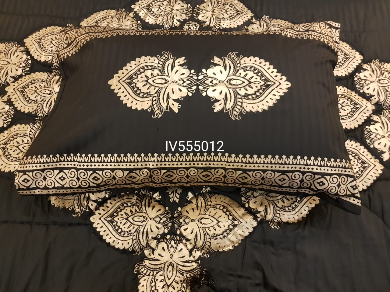 IV555012 Luxury Comforter Set