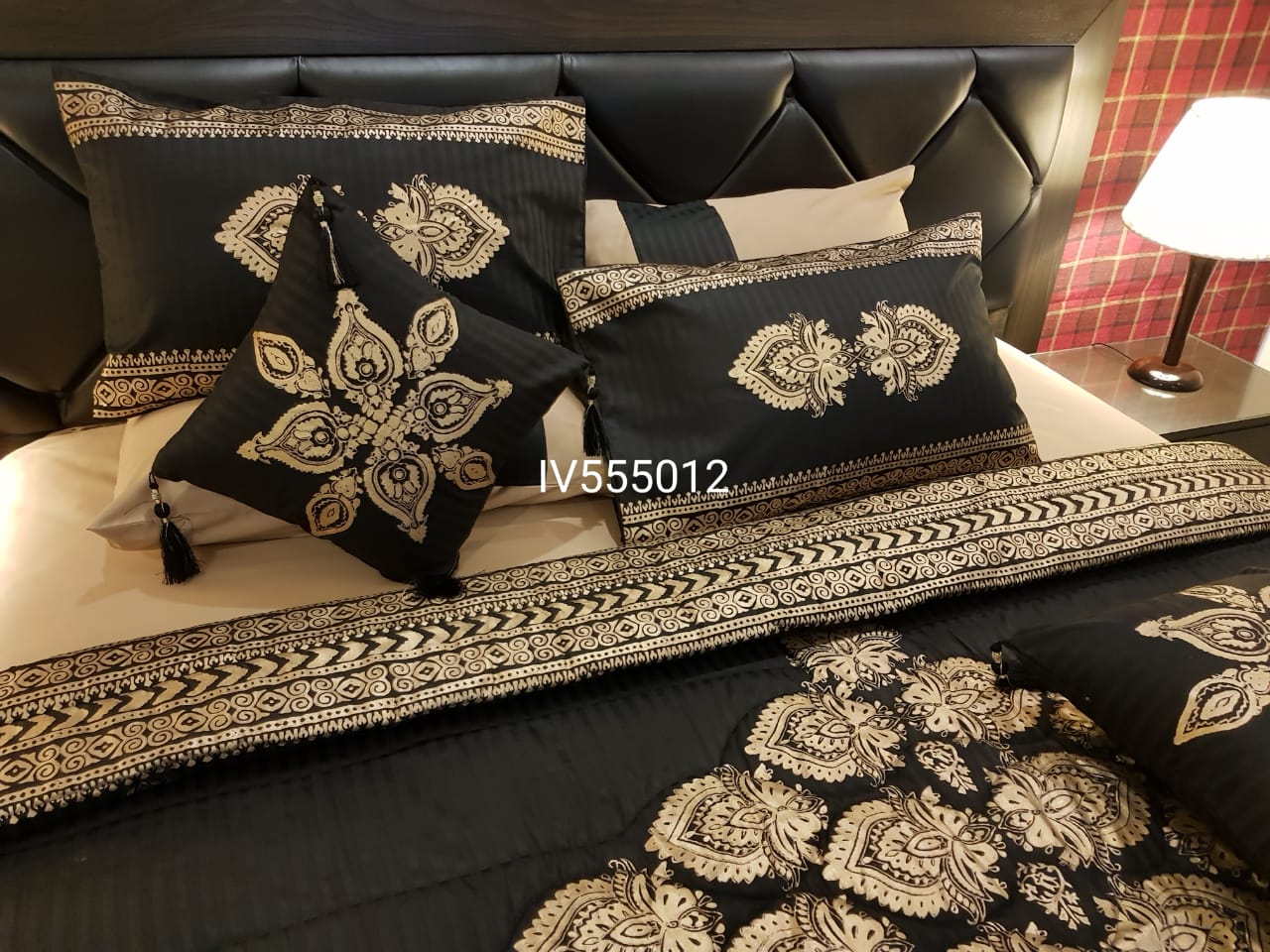 IV555012 Luxury Comforter Set