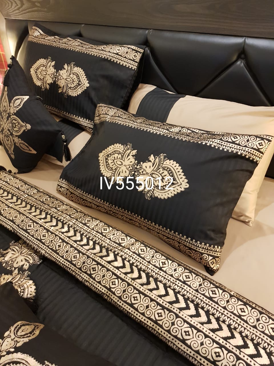 IV555012 Luxury Comforter Set