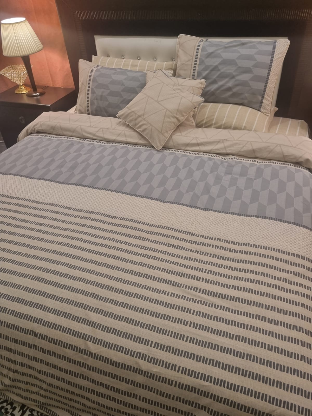 IV693 Winter Comforter Set