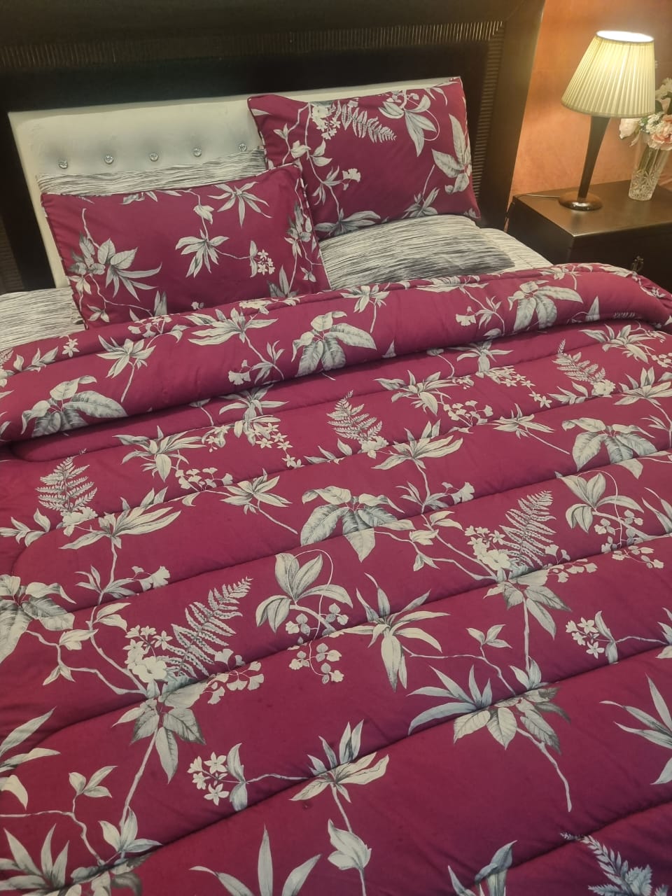 IV715 Winter Comforter Set