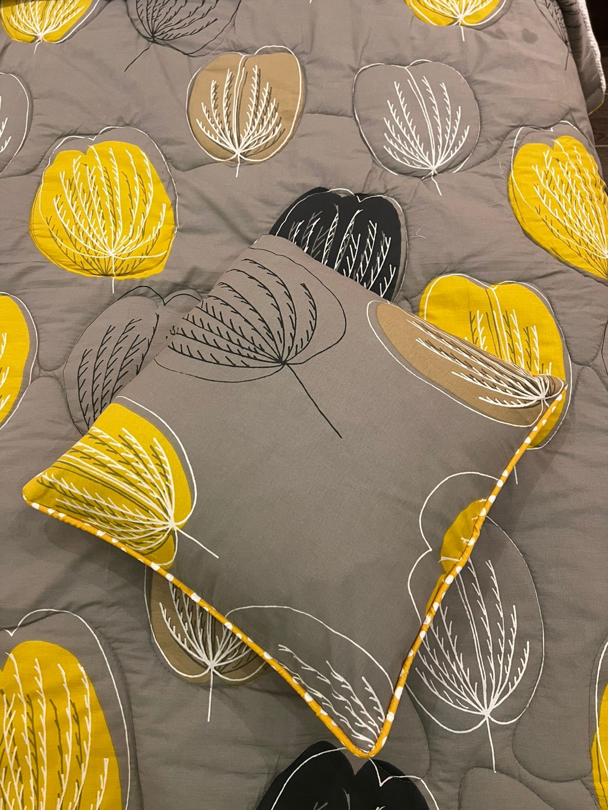 IV651 Cotton Comforter Set - Light Filling