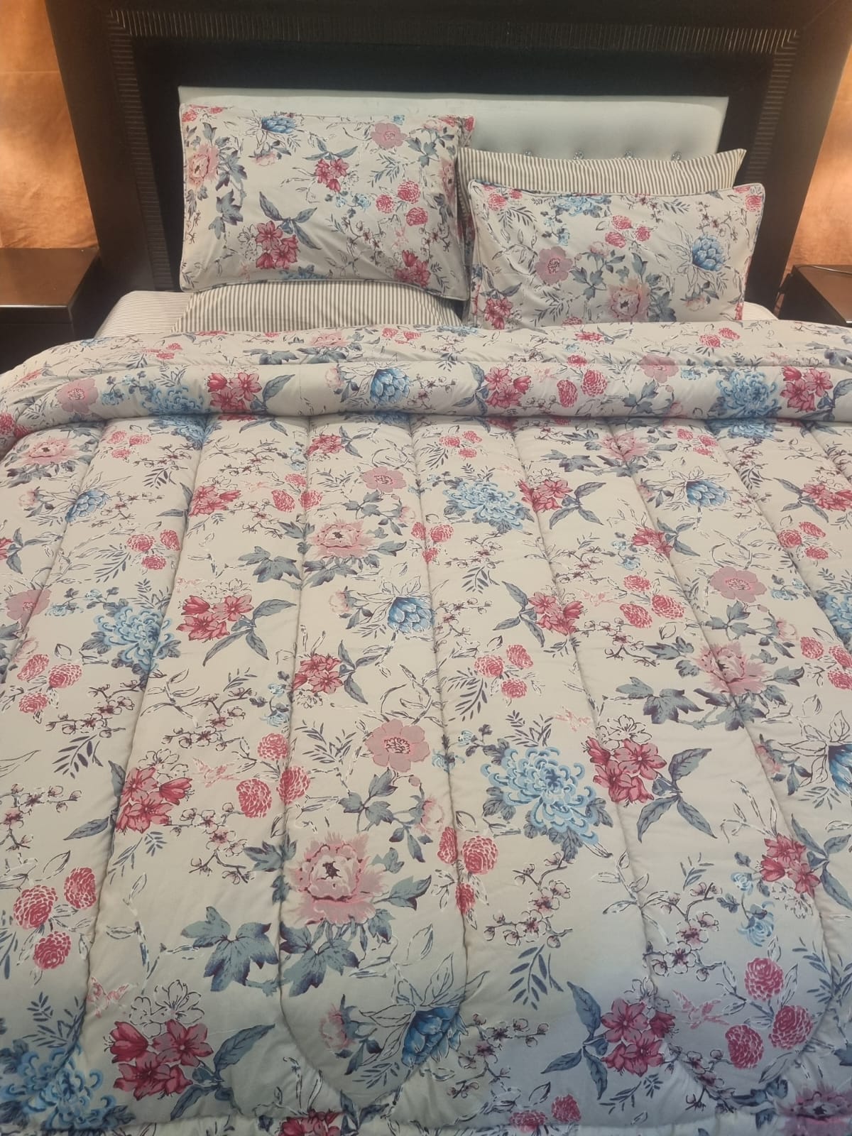 IV717 Winter Comforter Set