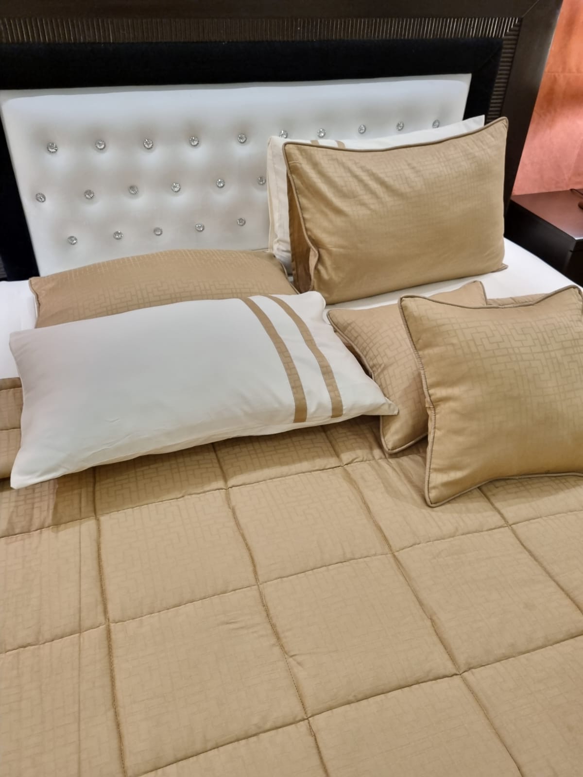 IV503 Luxury Cotton Satin Comforter Set - Light Filling