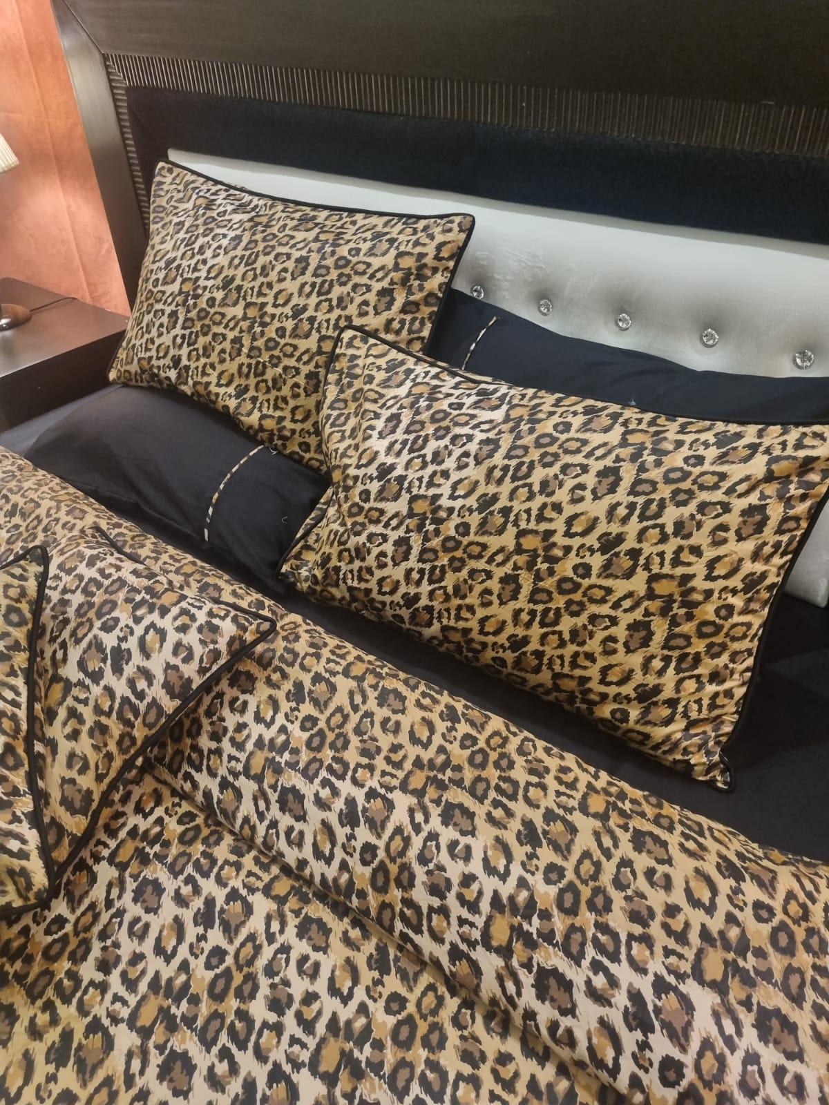 IV700 Luxury Cotton Satin Duvet Cover Set - Without Filling