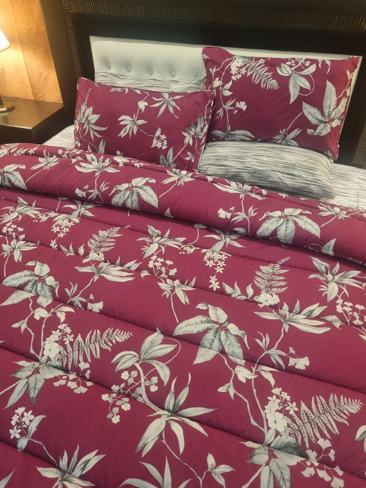 IV715 Winter Comforter Set