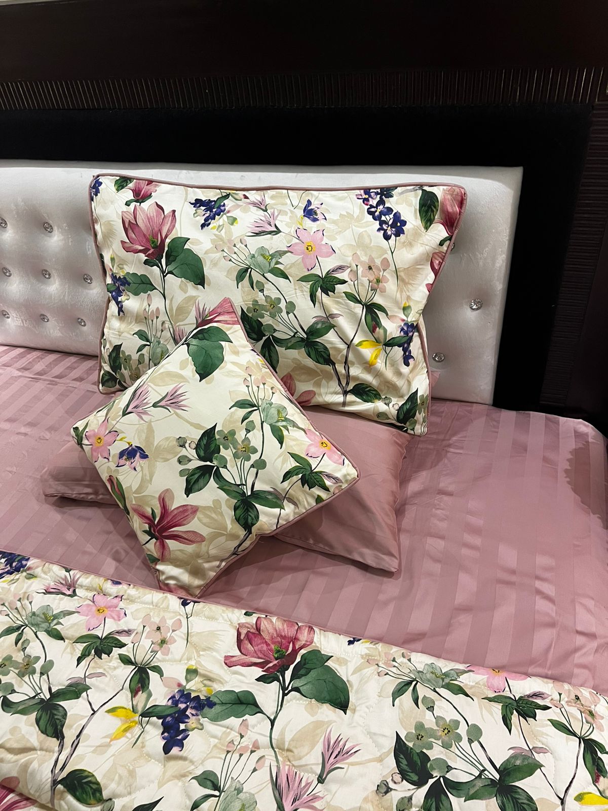 IV645 Luxury Cotton Satin Comforter Set - Light Filling