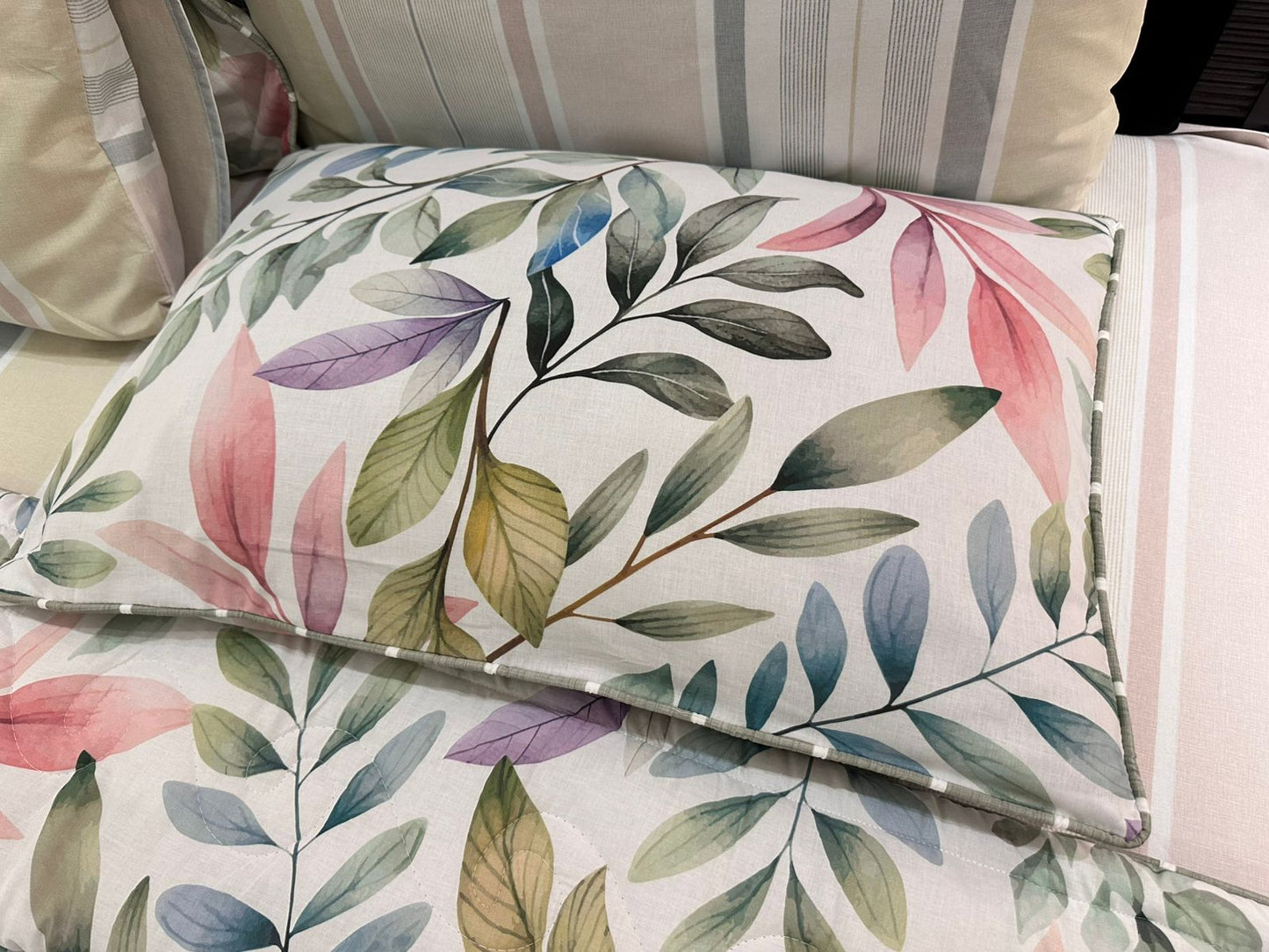 IV534 Cotton Comforter Set - Light Filling