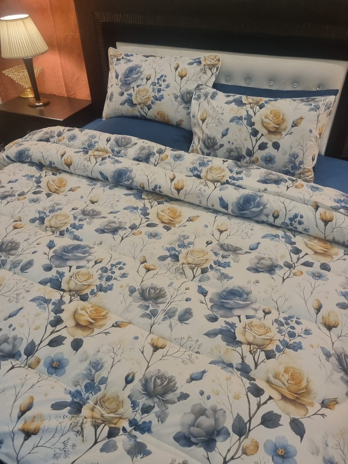 IV716 Winter Comforter Set