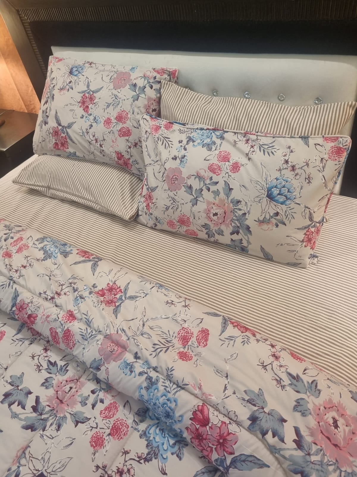 IV717 Winter Comforter Set