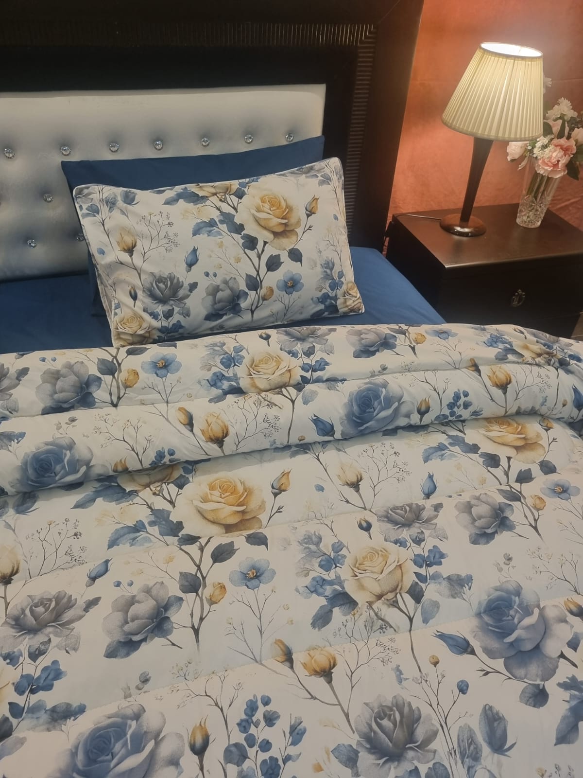 IV716 Winter Comforter Set