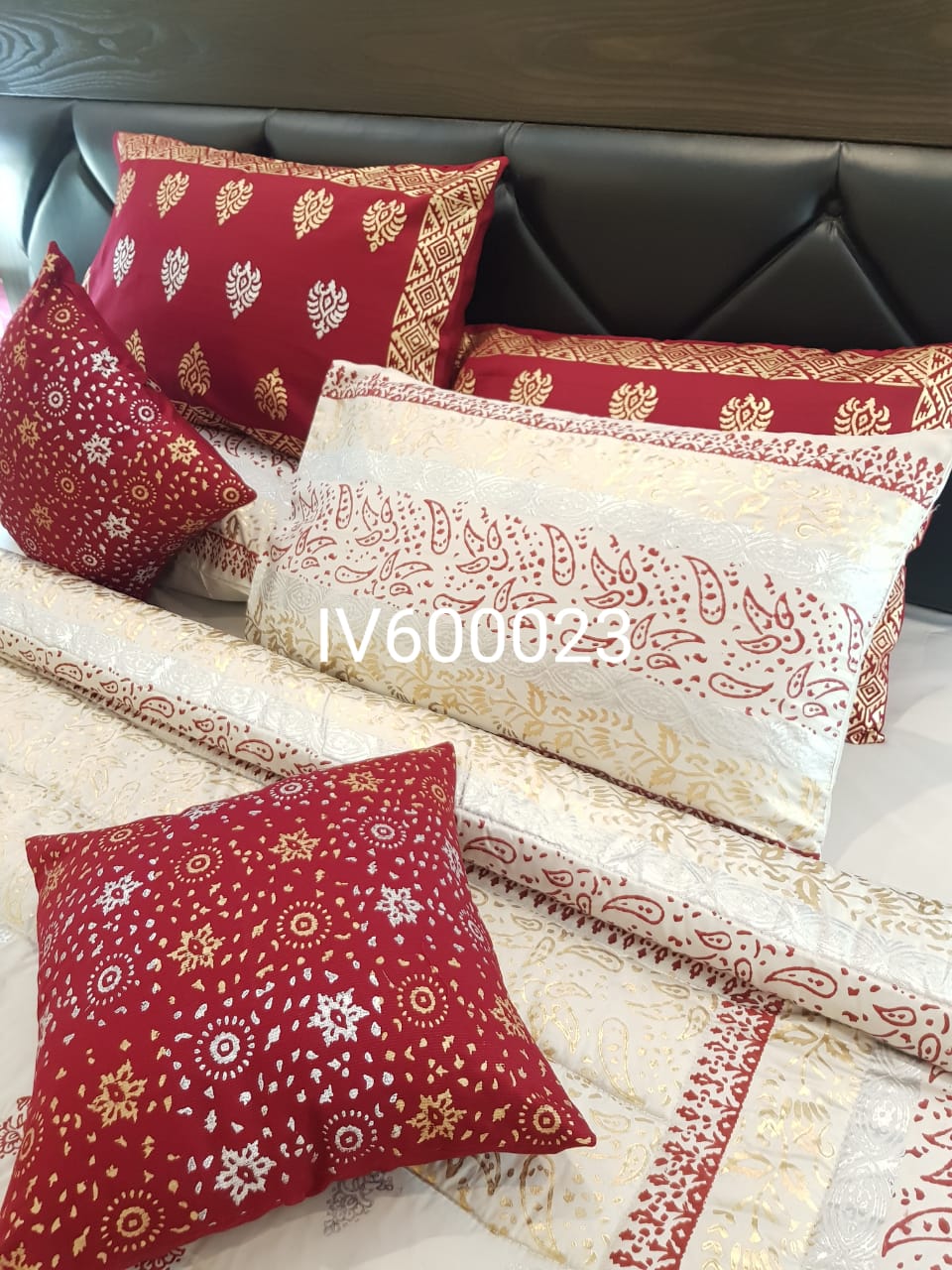 The Crimson &amp; Ivory Regal Heritage Bridal Set