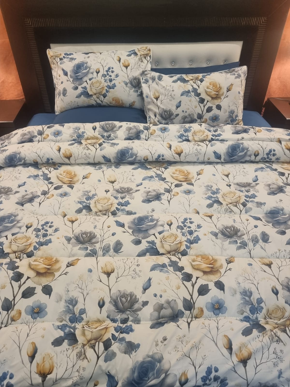 IV716 Winter Comforter Set