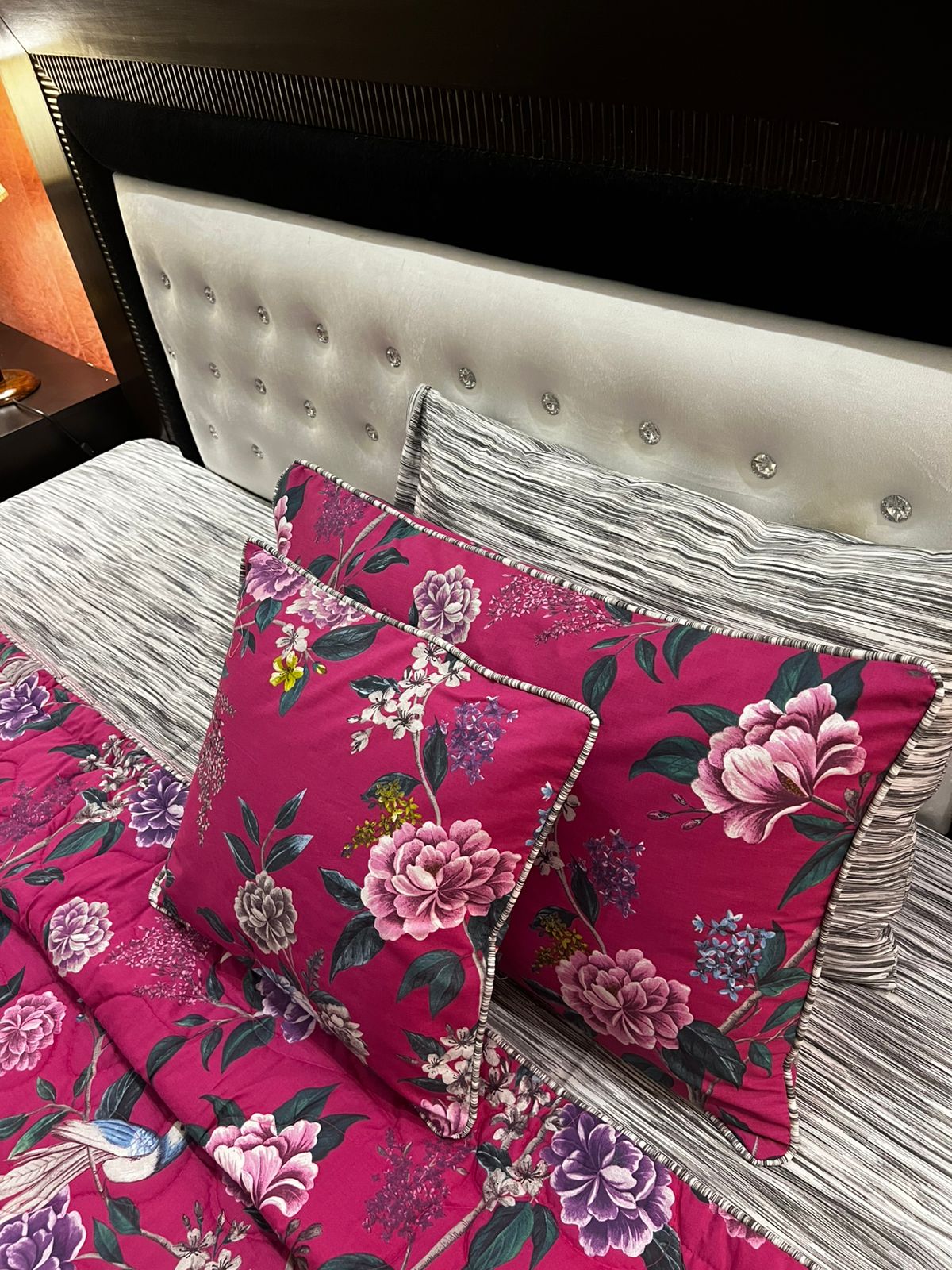 IV682 Cotton Comforter Set - Light Filling