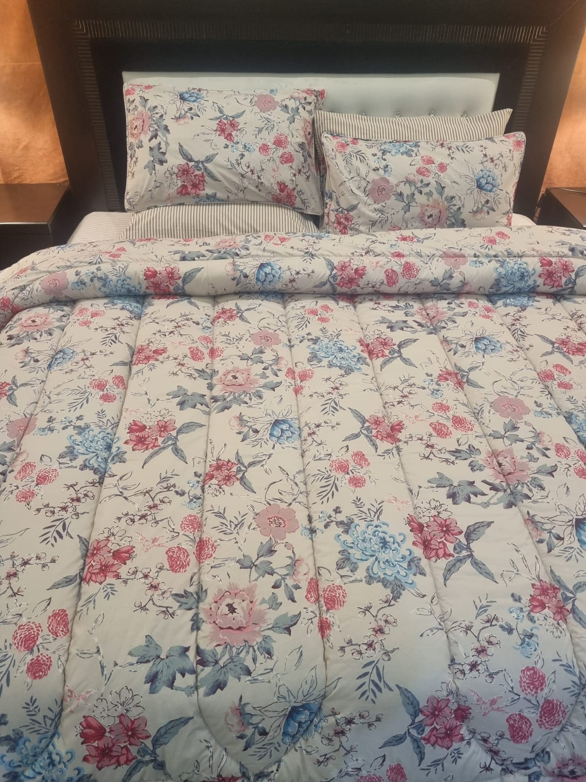 IV717 Winter Comforter Set