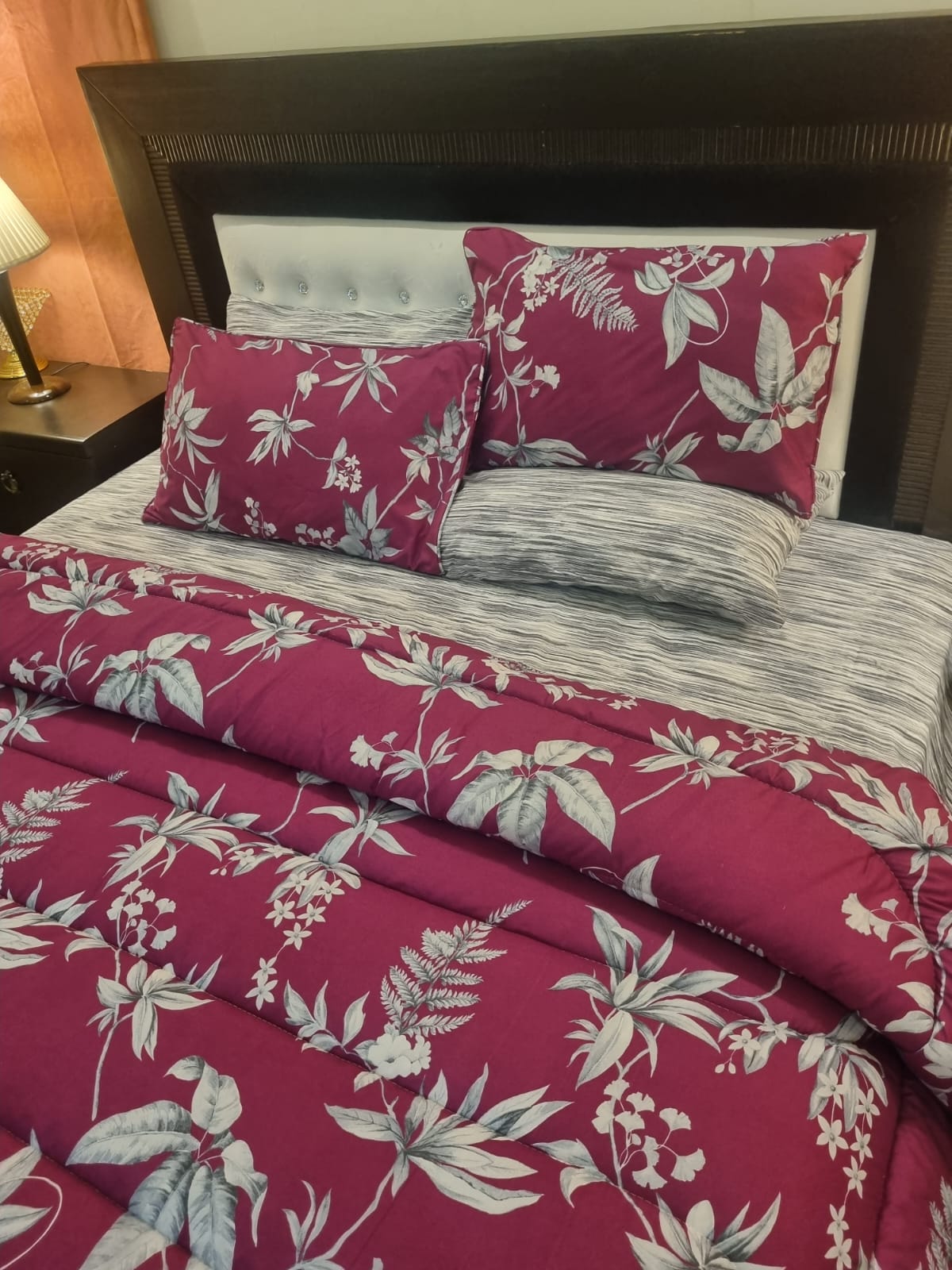 IV715 Winter Comforter Set