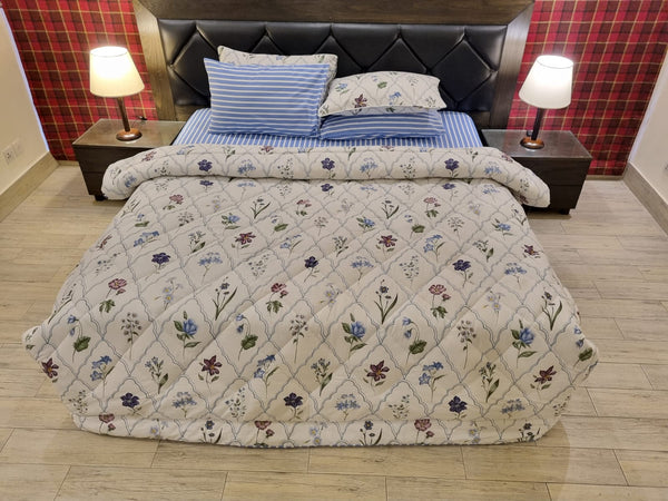 IV368 Winter Comforter Set