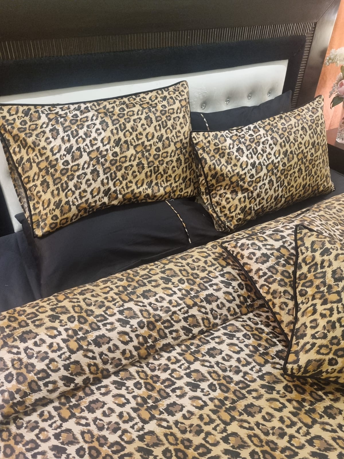 IV700 Luxury Cotton Satin Duvet Cover Set - Without Filling