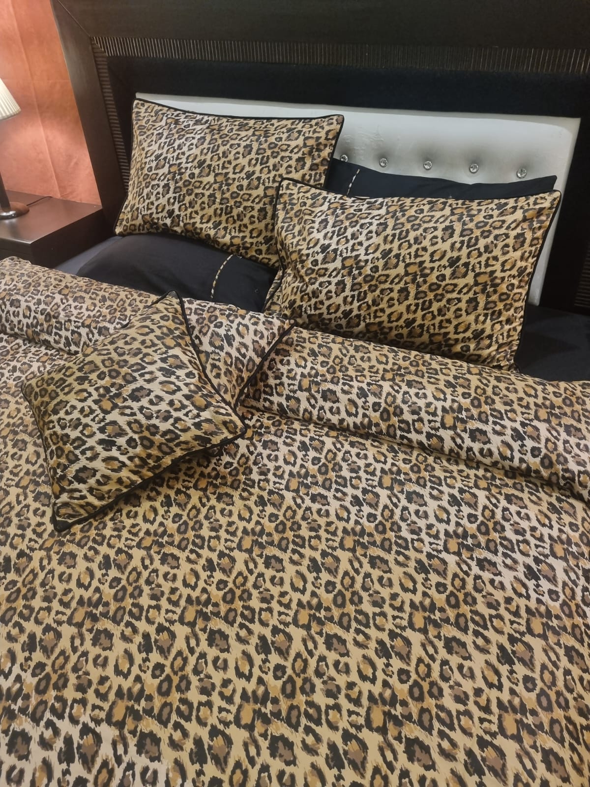 IV700 Luxury Cotton Satin Duvet Cover Set - Without Filling